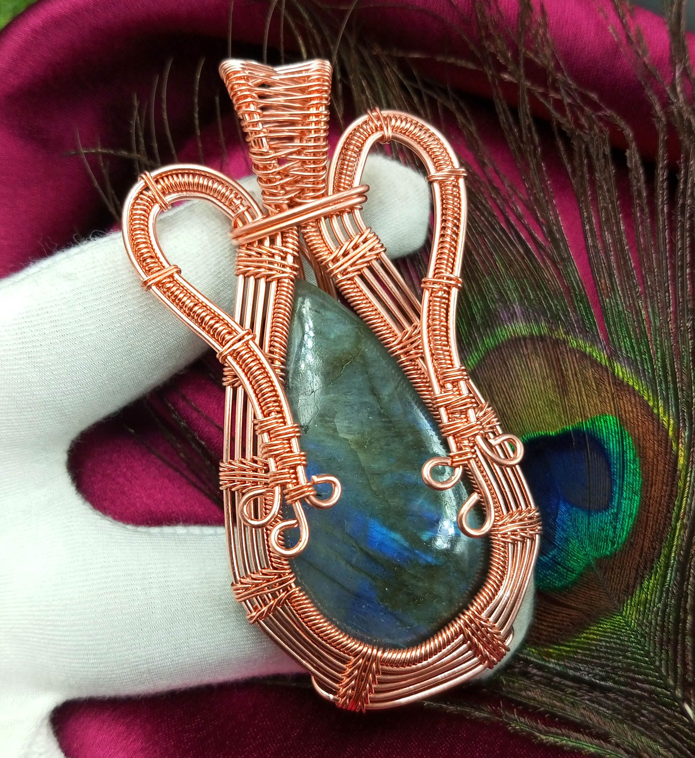 

Подвеска из медной проволоки ручной работы с лабрадоритом HCWP-W58