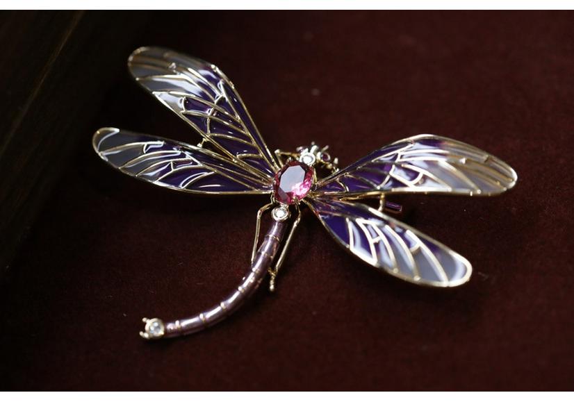 Dragonfly Brooch: High-End Zirconia Lapel Pin with Luxurious Niche Design