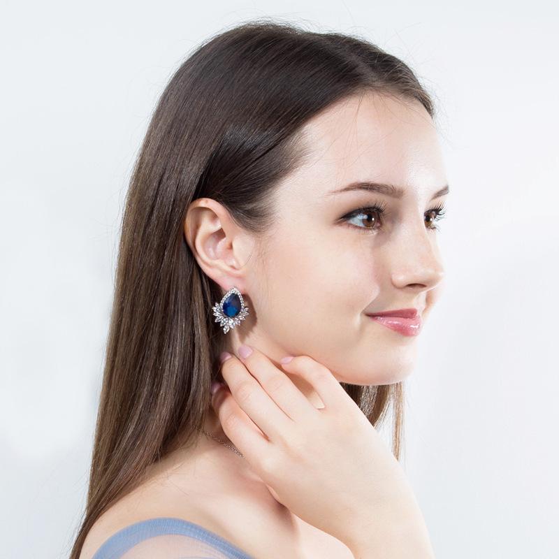 Accessoires, High-End Wassertropfen Zirkon Edelstein Ohrstecker.
