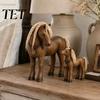Vintage Farmhouse Ornaments 2Pcs/Set Mother And Child Horse Figurines, Resin Mare Foal Statue, Set Rustic Sculptures for Home Desk Shelf Decor