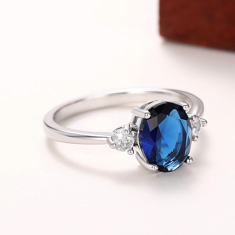 Huitan Noble Blue Cubic Zirconia Wedding Rings for Women Silver Color Fashion Contracted Anniversary Party Elegant Lady Jewelry