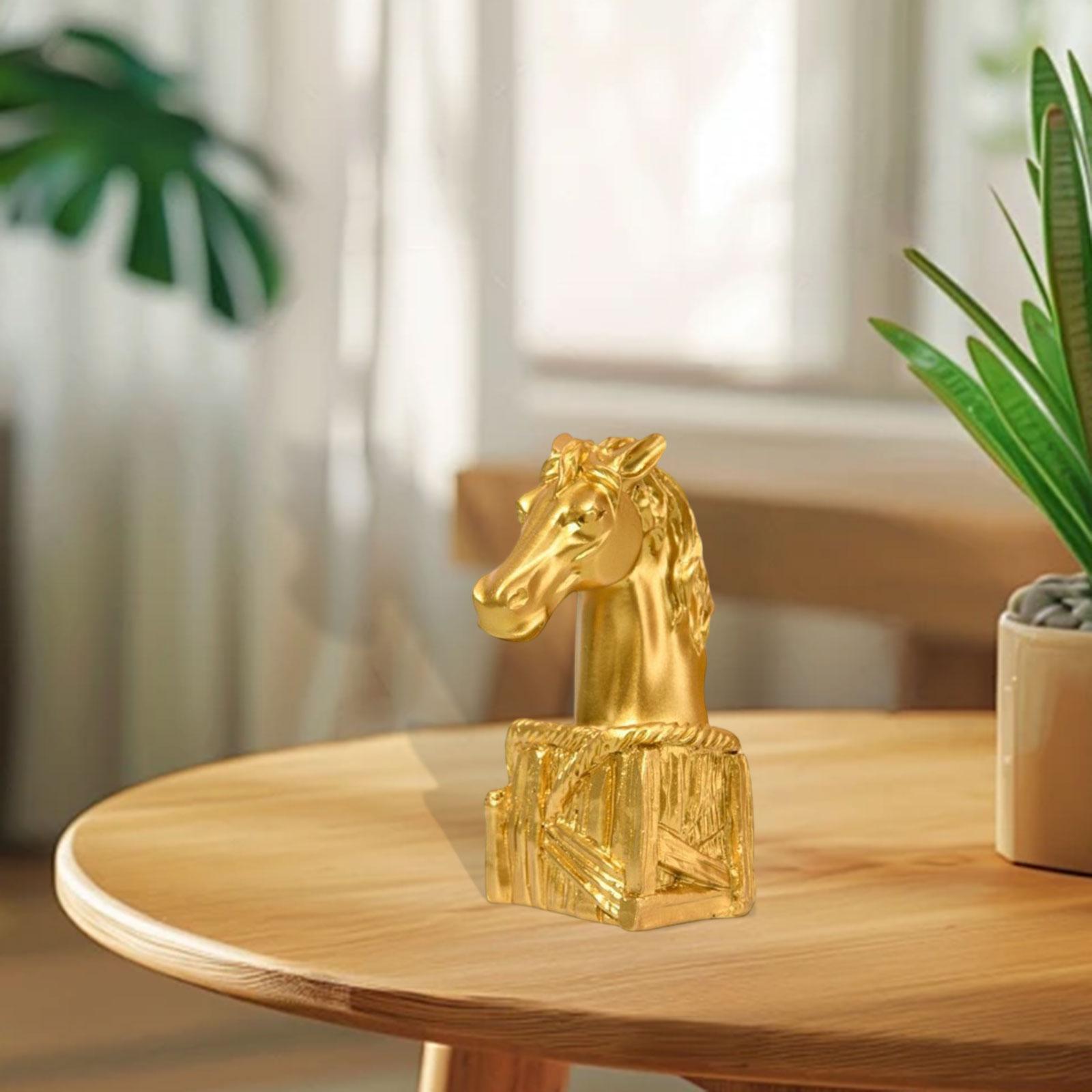 

Resin Horse Head Ornament Animal Figurine Elegant Tabletop Sculpture for Office Desktop Aesthetic Room Decoration золотий