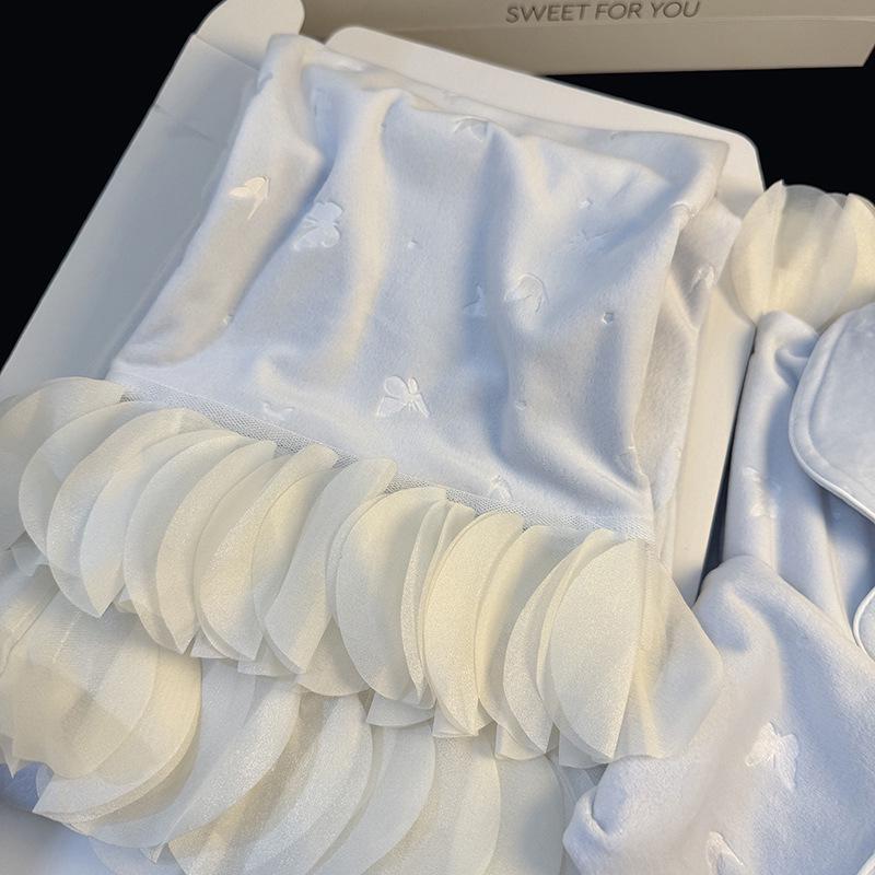 Women's Luxury Sea Island Velvet Pajamas: Soft, Warm Butterfly Design for Autumn and Winter