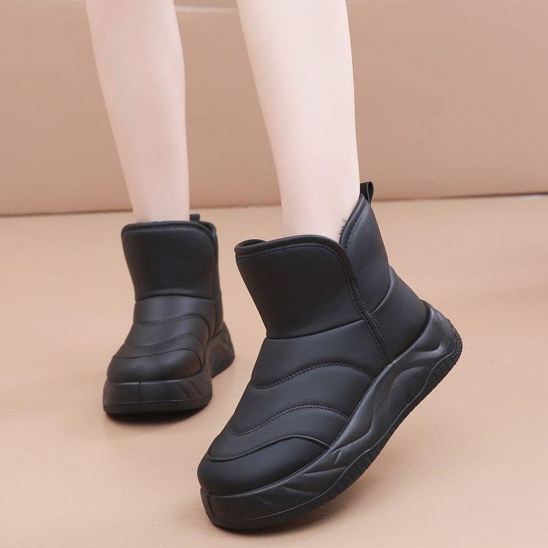 thick-soled snow boots women's new winter velvet warm Northeast large cotton shoes waterproof and non-slip bread boots short boots