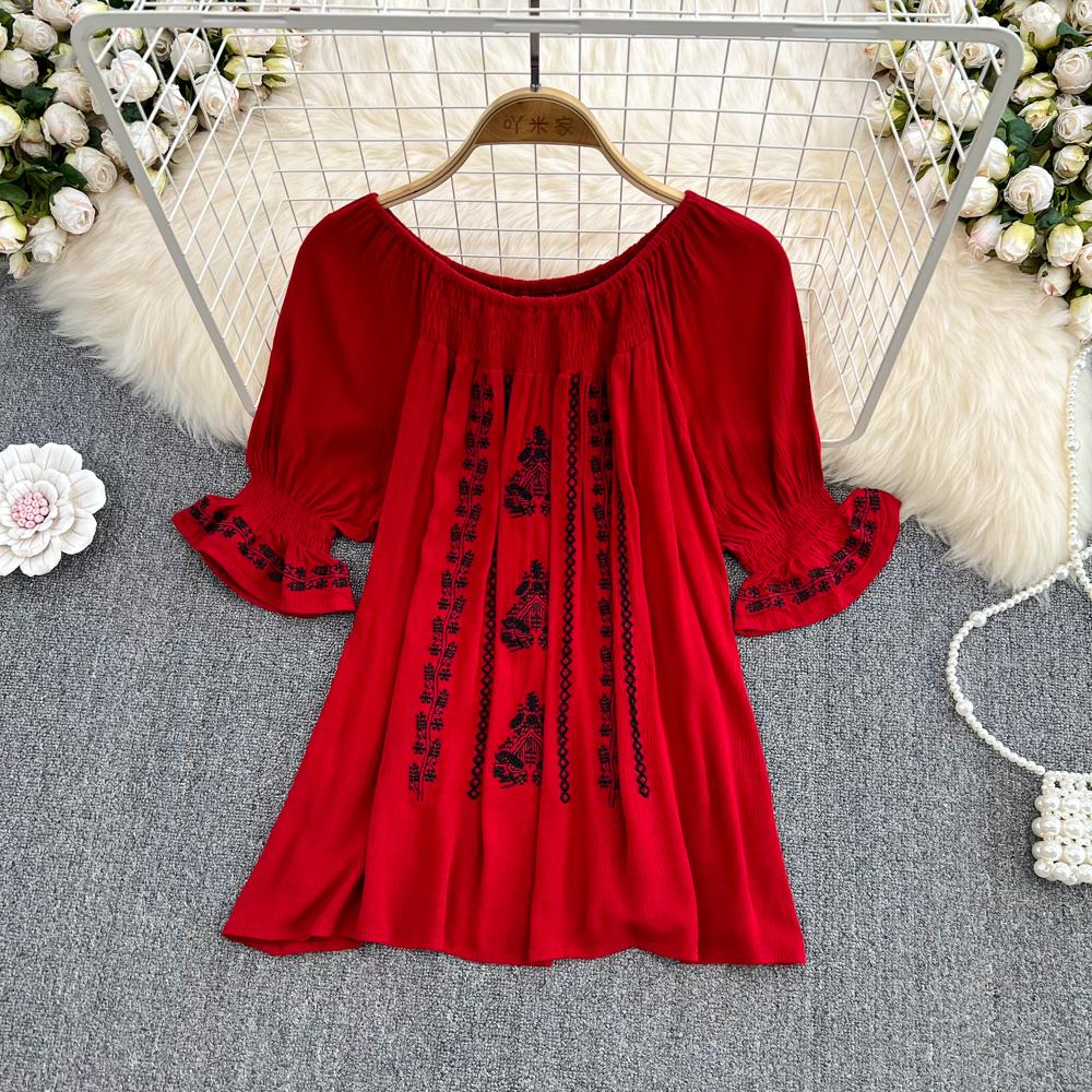 

RUGOD Ретро вышивка свободный и тонкий пуловер с открытыми плечами, рубашка с расклешенными рукавами, женский шикарный летний топ