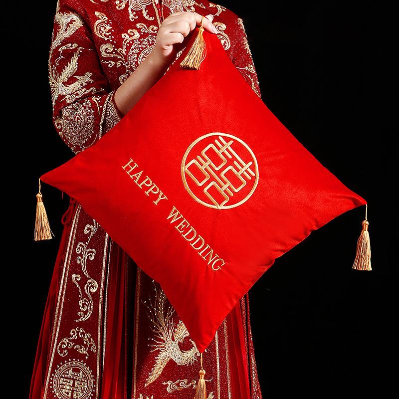 Chinese Style Red Embroidered Pillow Wedding Room Throw Pillow New Year Valentine's Day Wedding Blessing Home Decor Cushion