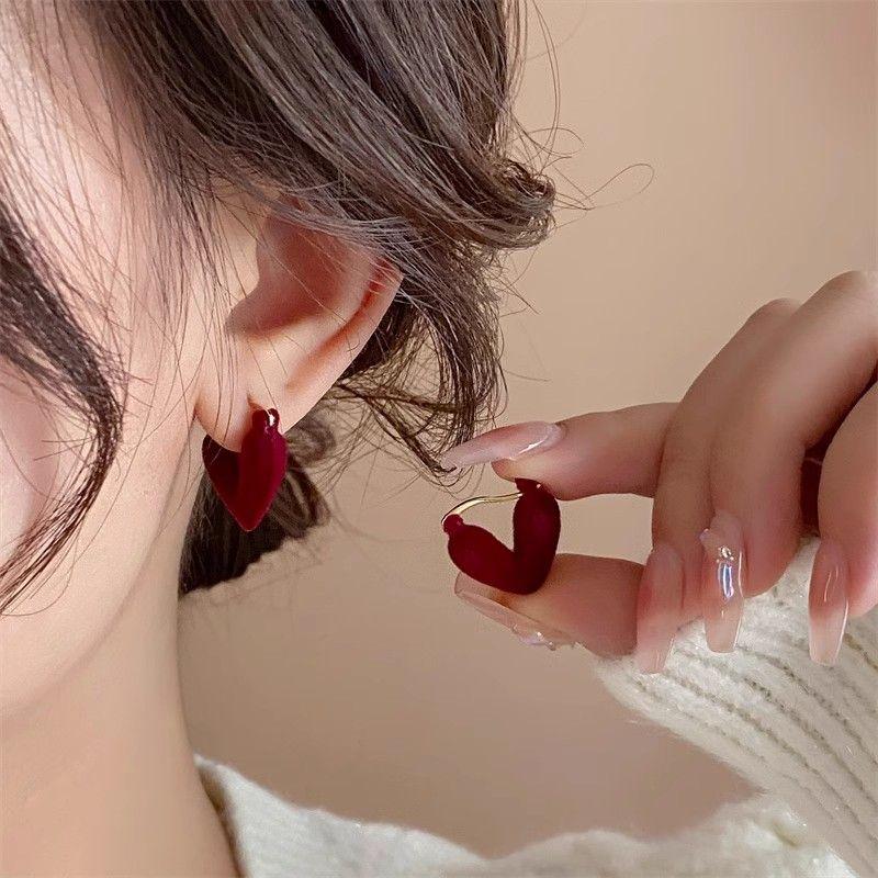 

Маленькие серьги-гвоздики в форме сердечек, женские, самые продаваемые, необычные Velvet Heart