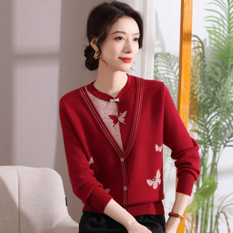 Neuer Herbst- und Winter-Integrierter Samt-Fake-Zweiteiler Plus Samt-Verdickter Pullover Modisches Temperament Vielseitig und Modisch Mutter-Oberteil