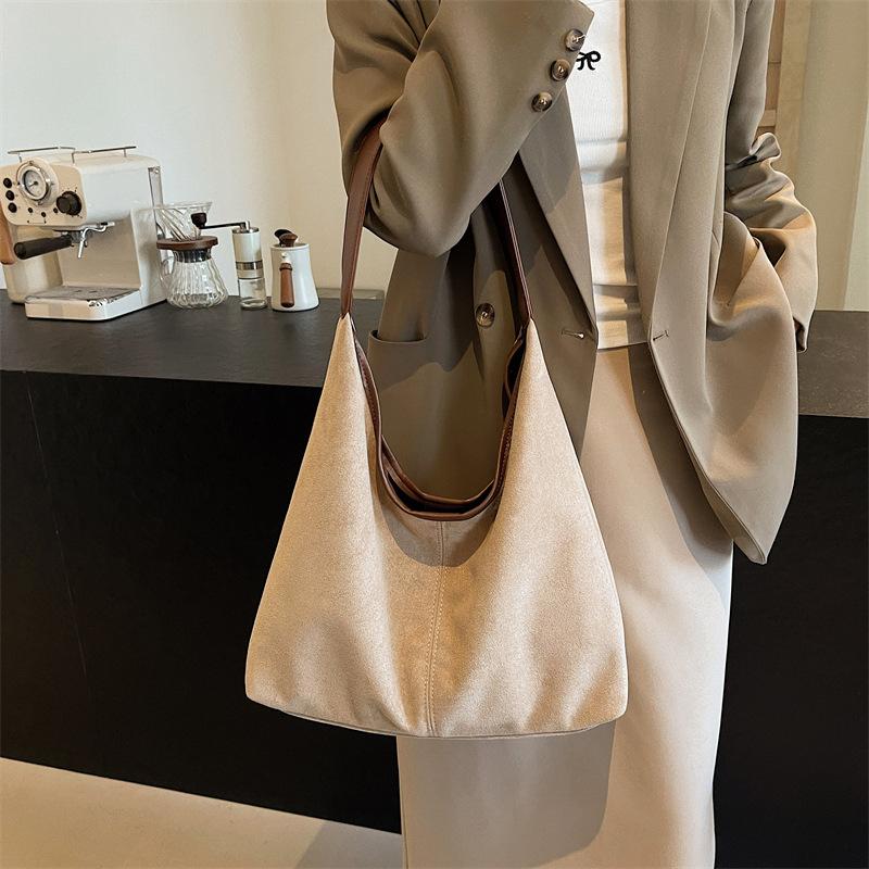 2025 new solid color matte trend personalized daily commuter bag simple women's bag shoulder bag