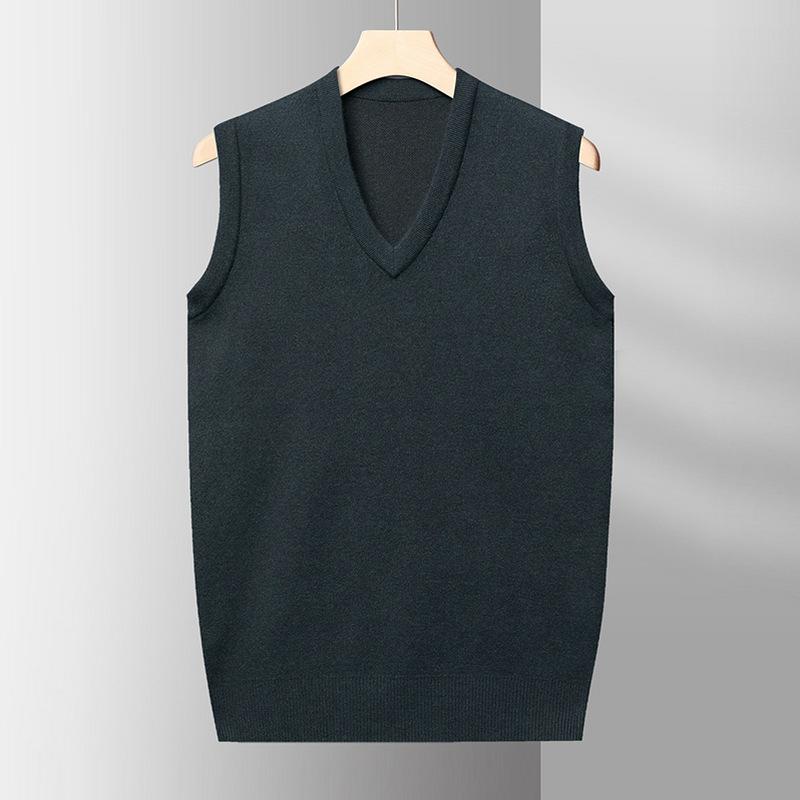 Solid Color V-neck Sweater Vest In Autumn and Winter Middle-aged and Old Dad Wears A Shirt and Knitted Vest Sleeveless Vest.