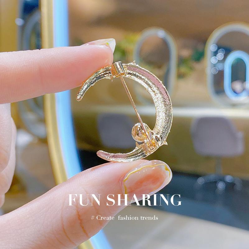 Bright Star Pearl Brooch, High-End Women'S Full Diamond Moon Pin, Fixed Clothes, Anti-Light, Exquisite Brooch Collar Pin