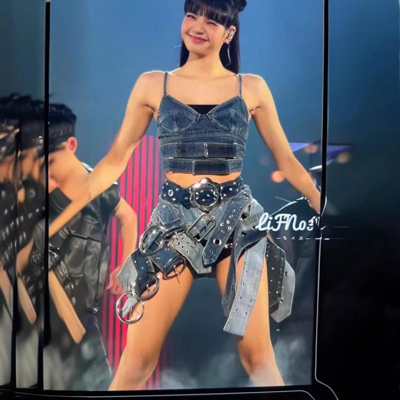 Autumn 2023 Designer Silver Buckle Low-Waist Denim Mini Skirt with Japanese Character Belt