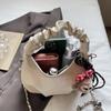 Women's Versatile Pleated Crossbody Handbag - Stylish Chain Shoulder Bag for a Chic Look.