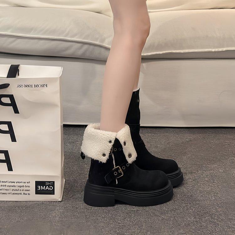 Two wear thin thick-soled heightening Martin boots, the new velvet warm and thin small short boots in the winter of this year