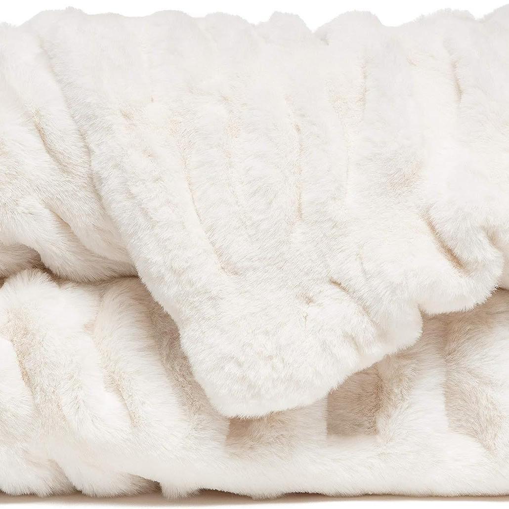 

Мягкий двусторонний плед из кроличьего меха для дивана или спальни 127x165 cm белый
