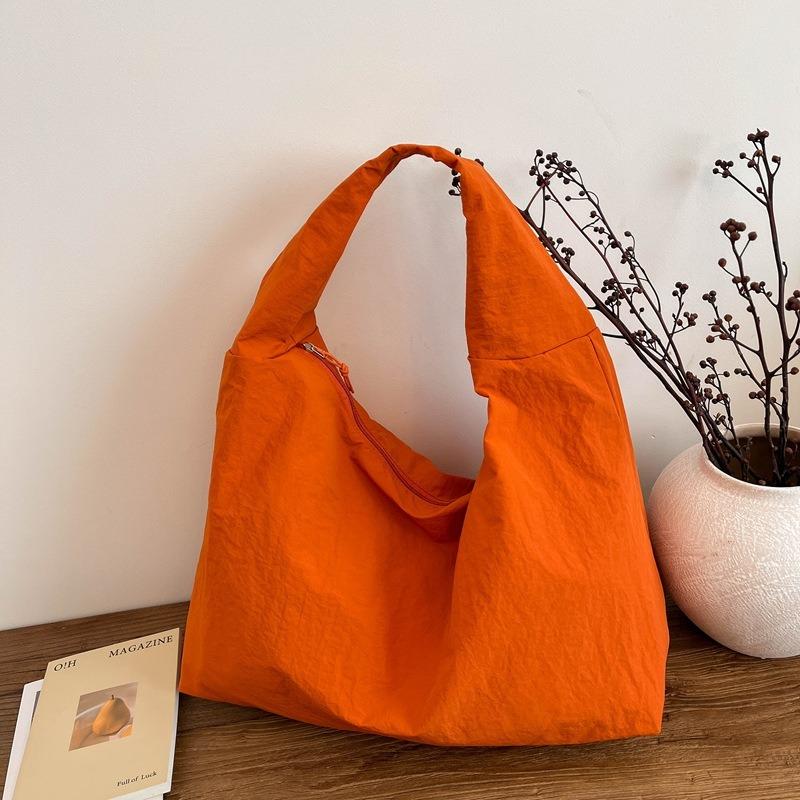 Nylon Cloth Tote Bag Women's Spring and Summer New Retro Large Pocket Large Capacity Leisure Sports Shoulder Bag