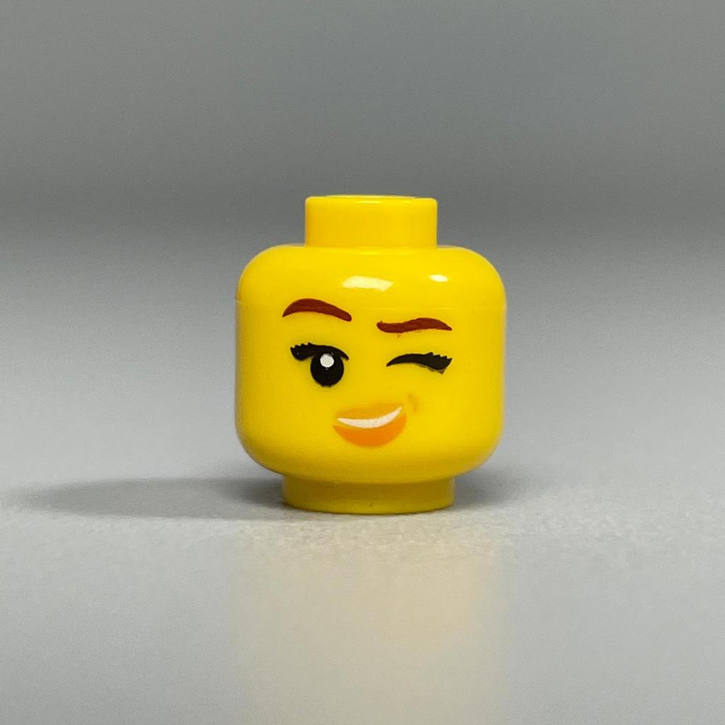 Building Block Minifigure Heads Set – Facial Expressions in Yellow