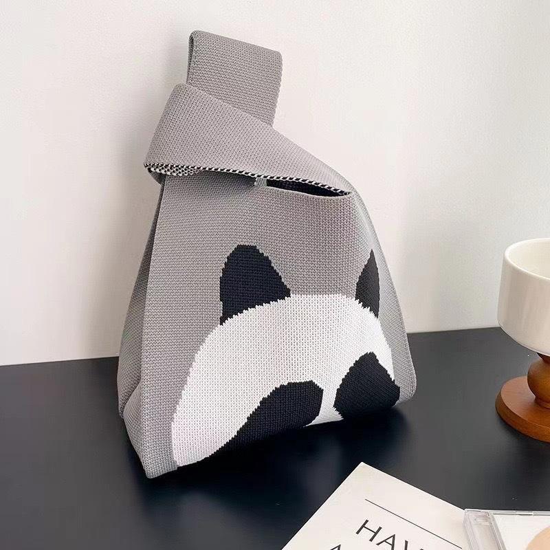 Knitted bag Girls vest bag Small square bag New knitted bag Hand bag Knitted bag Oblique span