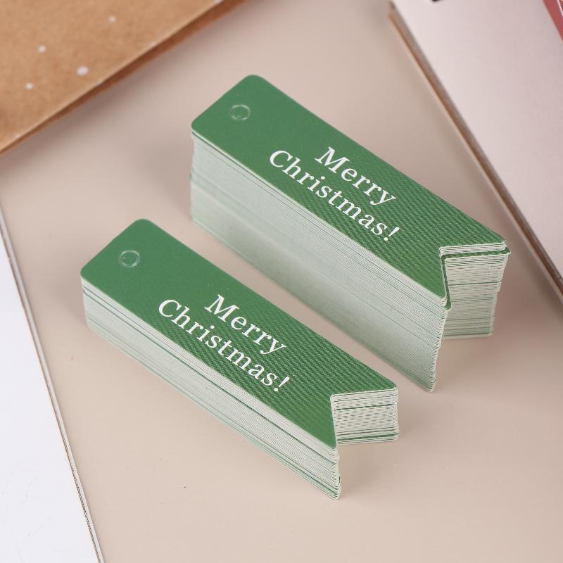 100 Etichette Regalo di Natale Etichette per Regali Festivi con Design Scritta Merry Christmas Etichette Decorative da Appendere