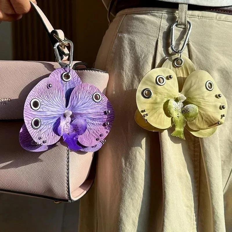 DIY Piercing Simulation Orchidee Schlüsselanhänger Gothic Simulation Dunkler Blumiger Anhänger Extravaganter Taschenanhänger für Rucksack Dekoration Alternative