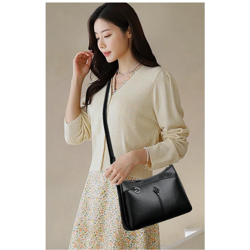Women's bag 2026 winter new messenger bag large capacity middle-aged mother bag simple shoulder portable women's bag
