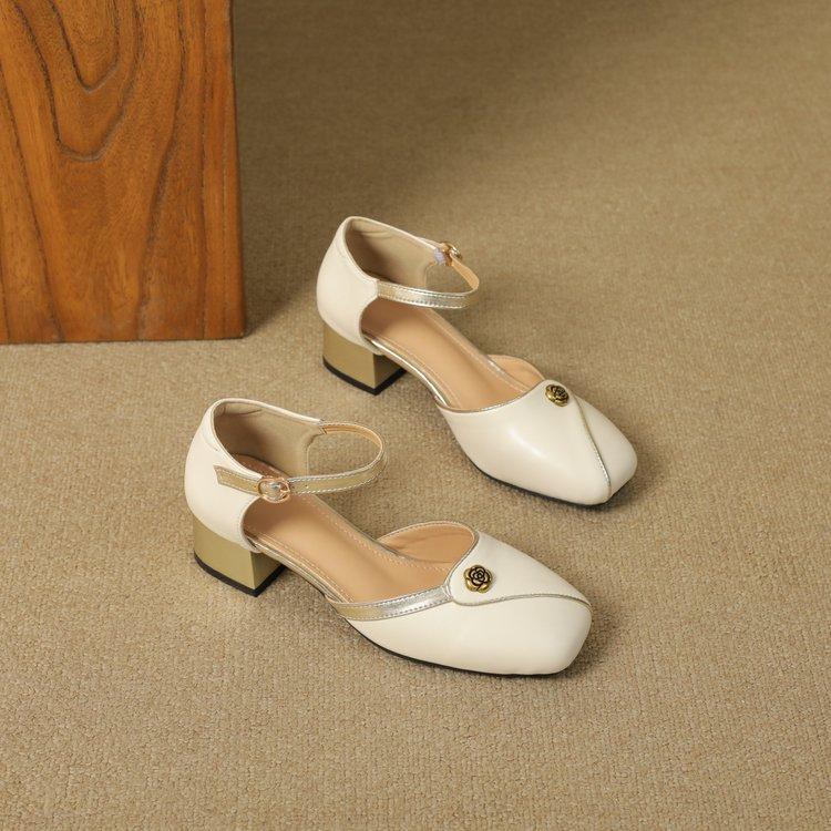 Baotou 2025 summer new retro summer camellia sandals French single shoes versatile leather shoes temperament women's shoes square head