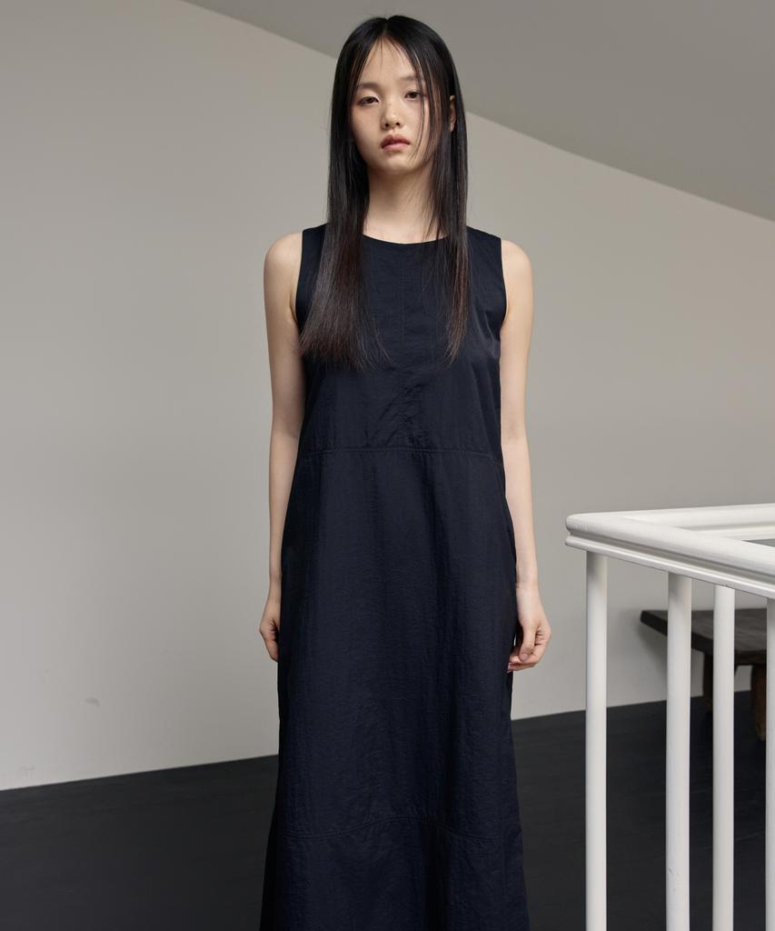 38 Come On Common Relaxed Sleeveless Dress (Black)