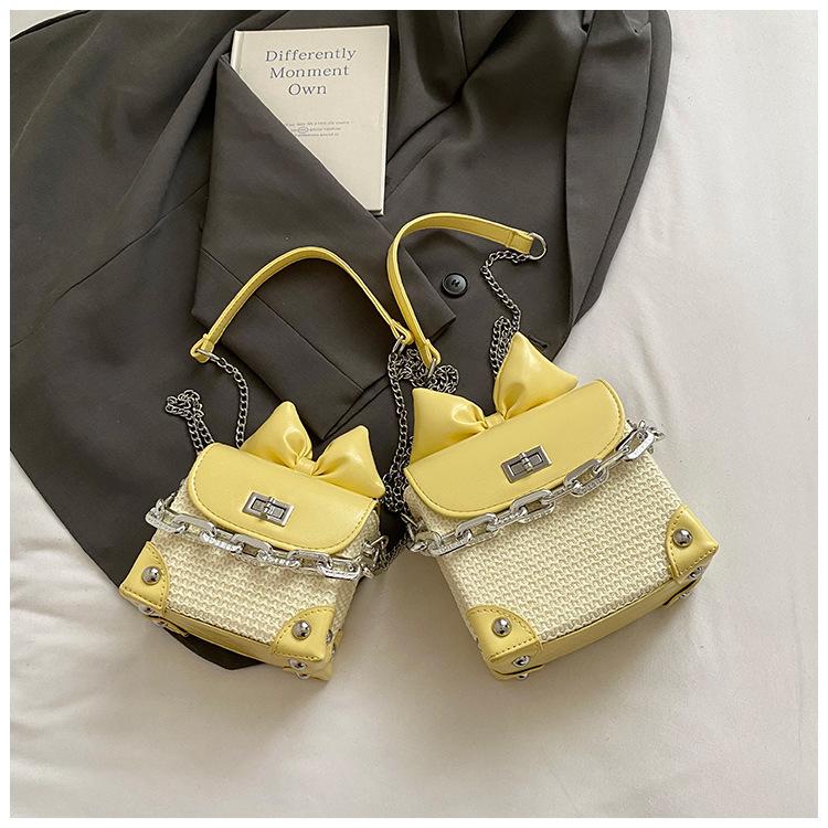 

Маленькая квадратная сумка женская новая модная дорожная на плечо мессенджер Small жёлтый