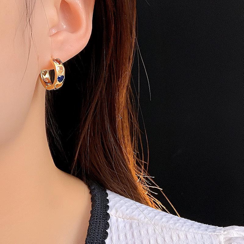 Zircon Heart Hoop Earrings: Japanese & Korean-Inspired Women's Fashion, Elegant Simple Design, Light Luxury Jewelry.