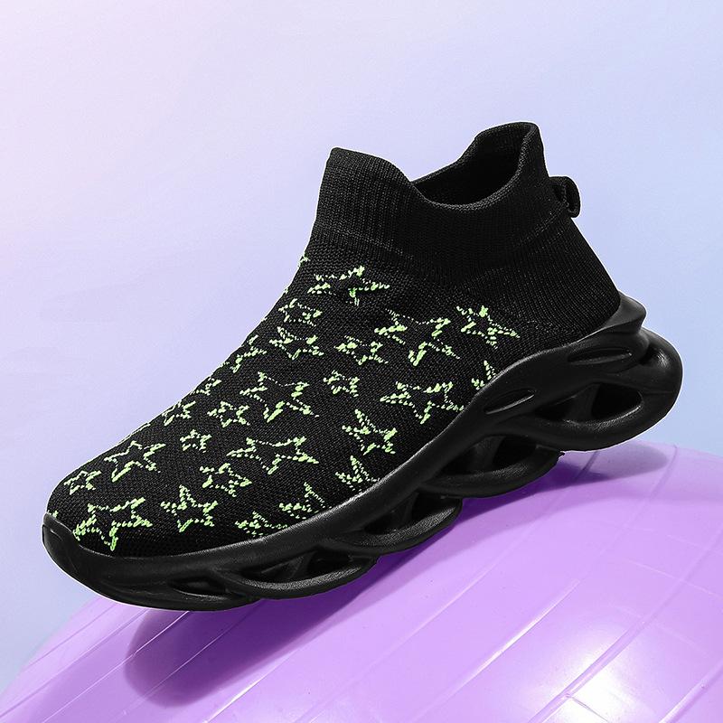 

Men s large size fly-woven mesh socks, shoes over feet, outdoor casual shoes, platform single shoes, trendy women s sports shoes 46