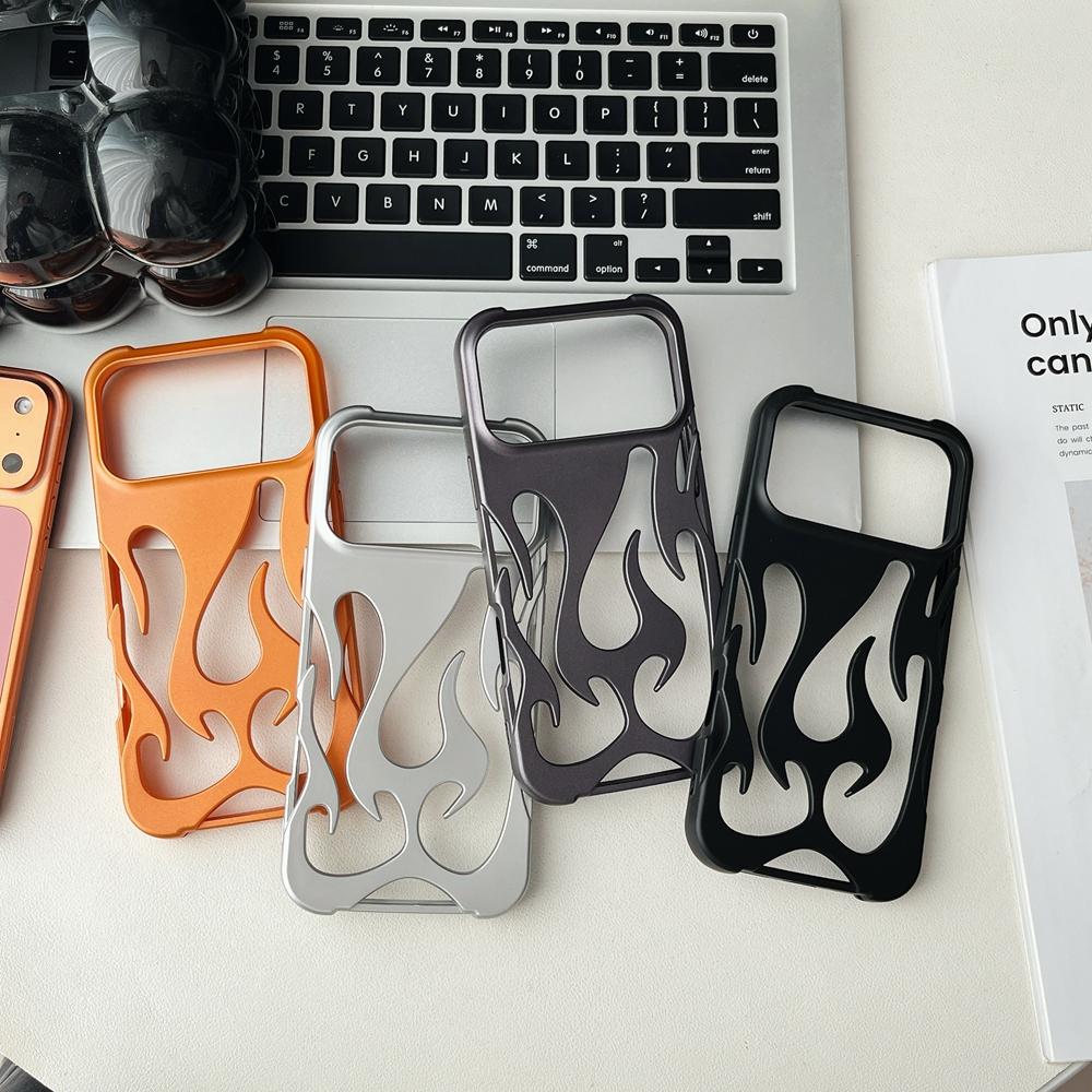 Hollow Case z Wzorem Płomieni 3D do iPhone 17 Air 16 15 14 13 12 11 Pro Max Plus Cienki Odporny na Wstrząsy Tylny Pokrowiec Modny Miękki TPU