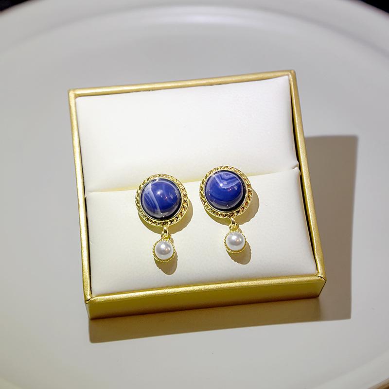 French Colored Gemstone Earrings, Medieval Light Luxury Temperament Glass Stud Earrings, Wind Earrings.