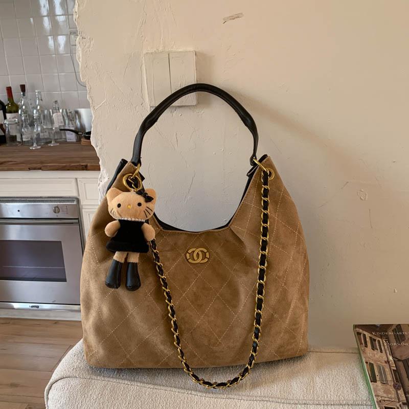 

Large-capacity retro bag women s autumn and winter 2025 new fashion and leisure diamond shoulder bag textured commuter tote bag no pendant хакі
