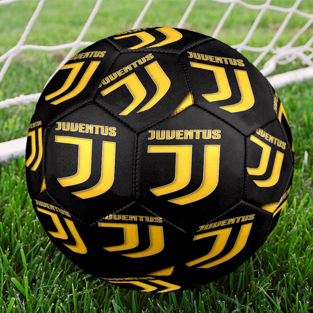 Futbalová lopta veľkosti 5 s tematikou Futbalového klubu Juventus, vhodná na halové aj vonkajšie zápasy, darček vhodný pre každého.