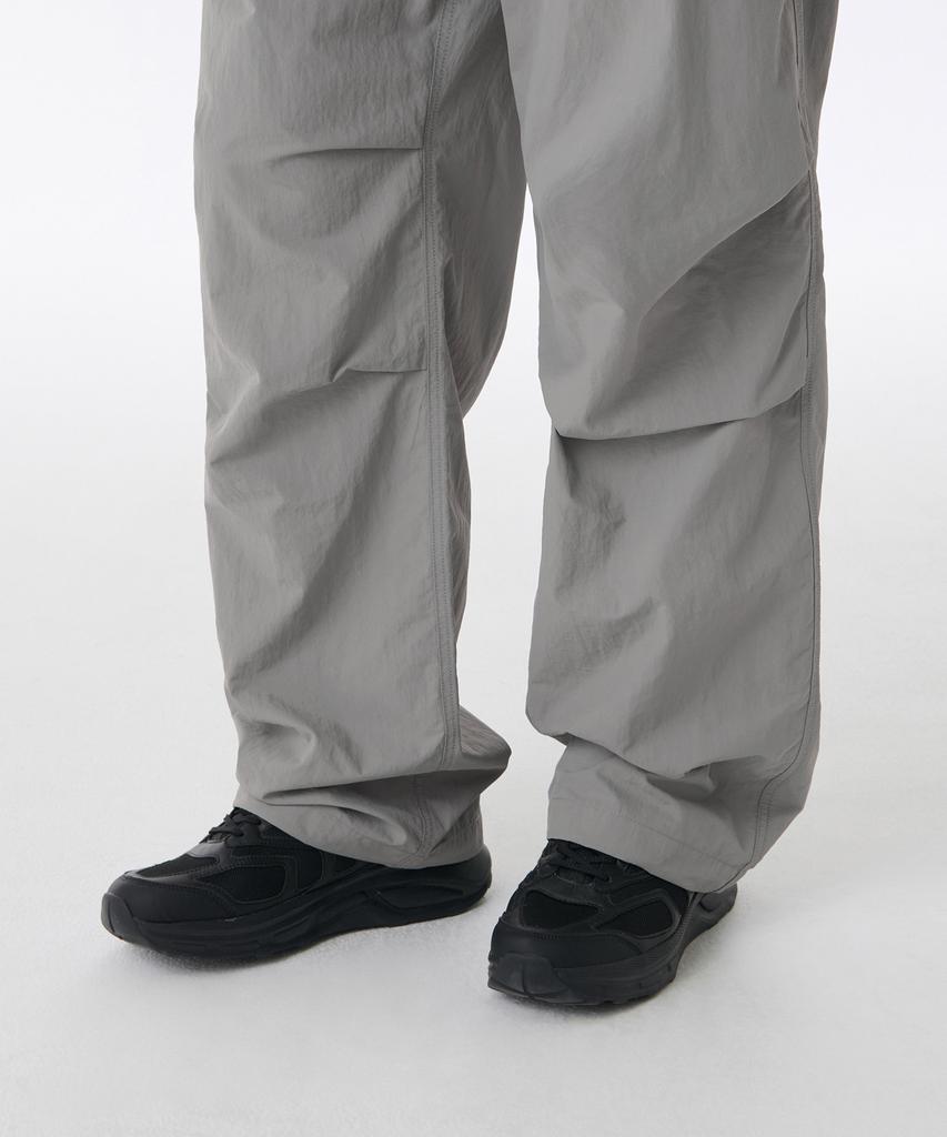 MUSINSA STANDARD Nylon Parachute Pants [Light Gray]