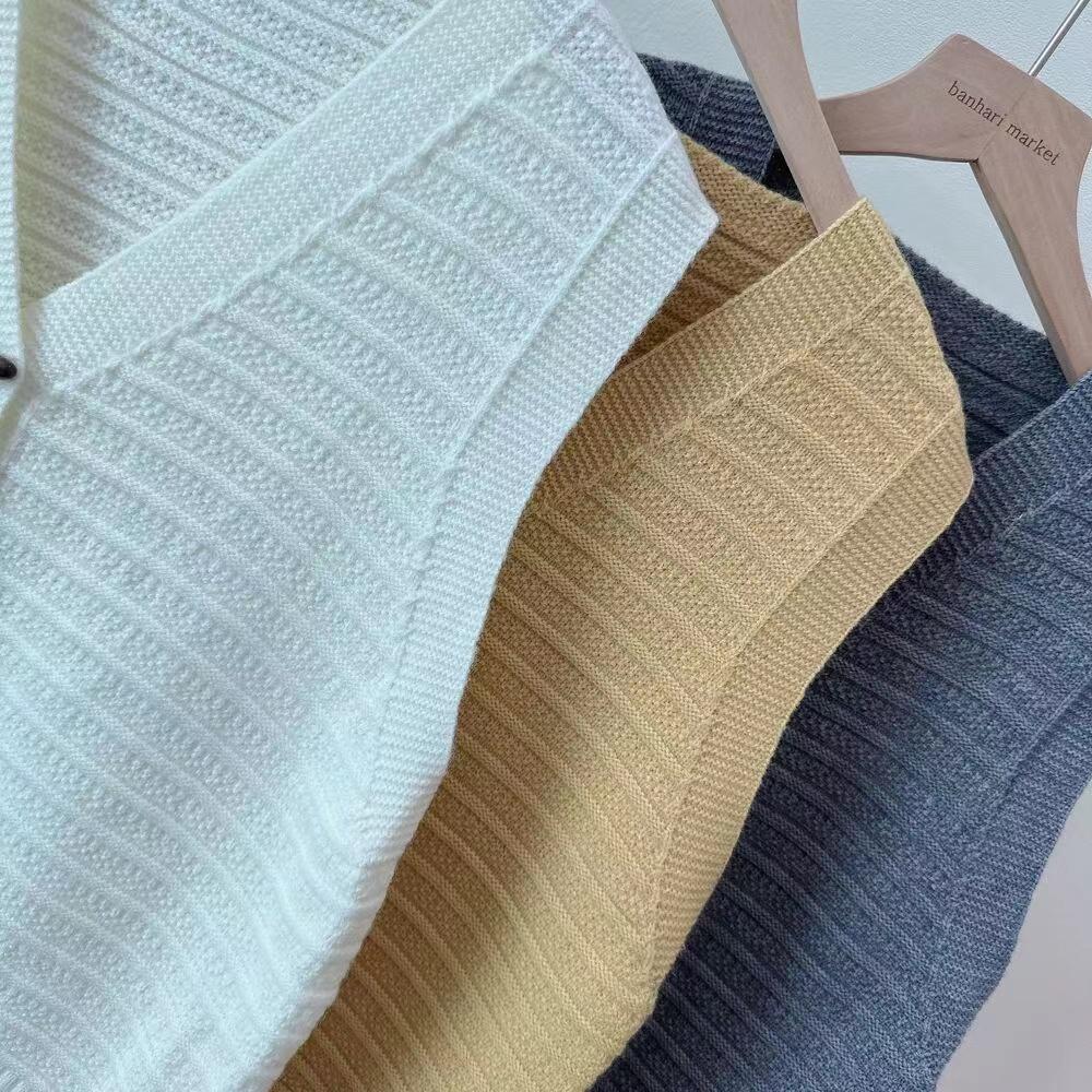 Podzimní korejská móda Pletená Retro vesta Ženy Nový design Volný All Match Svetr Bez rukávů Vesta Estetický roh Knoflík Vintage Cardigan