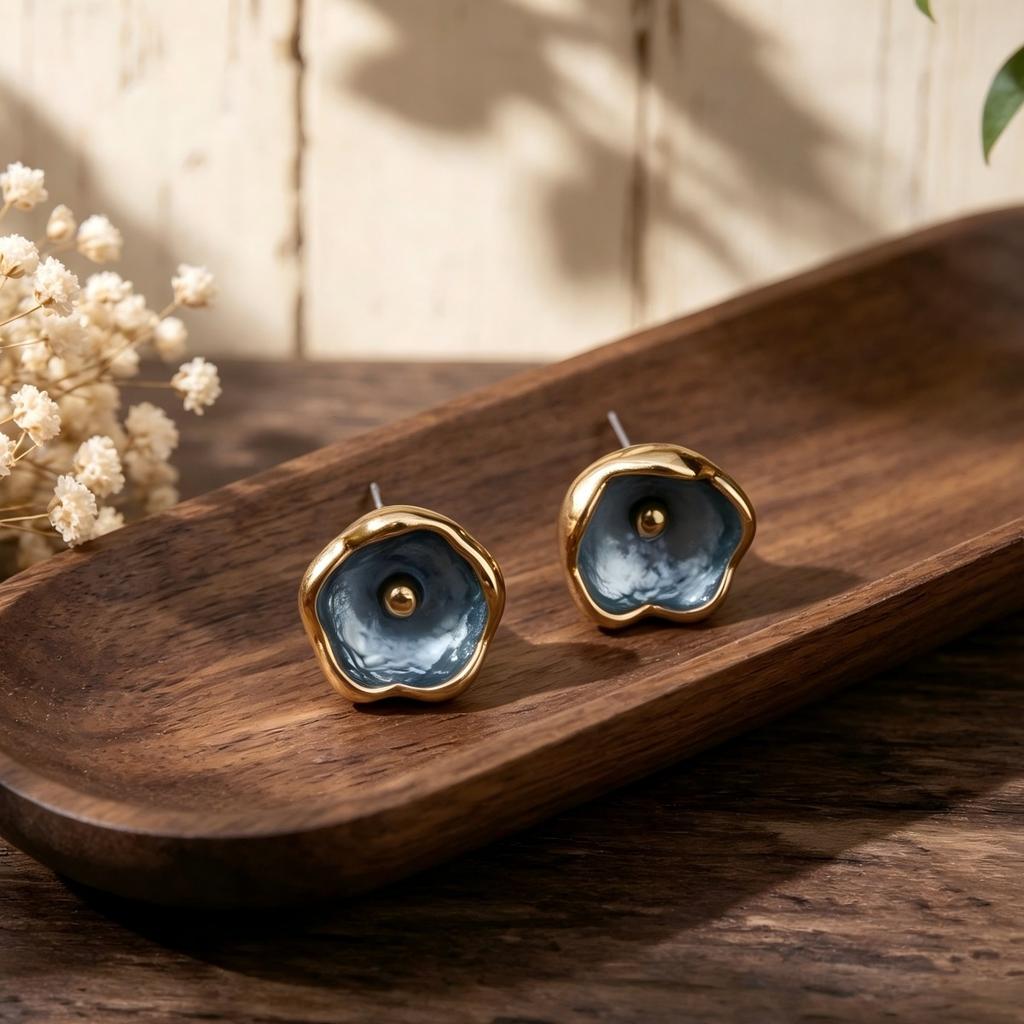 Hot-selling retro bud design hand-painted enamel craft stud earrings Mori literary niche design earrings