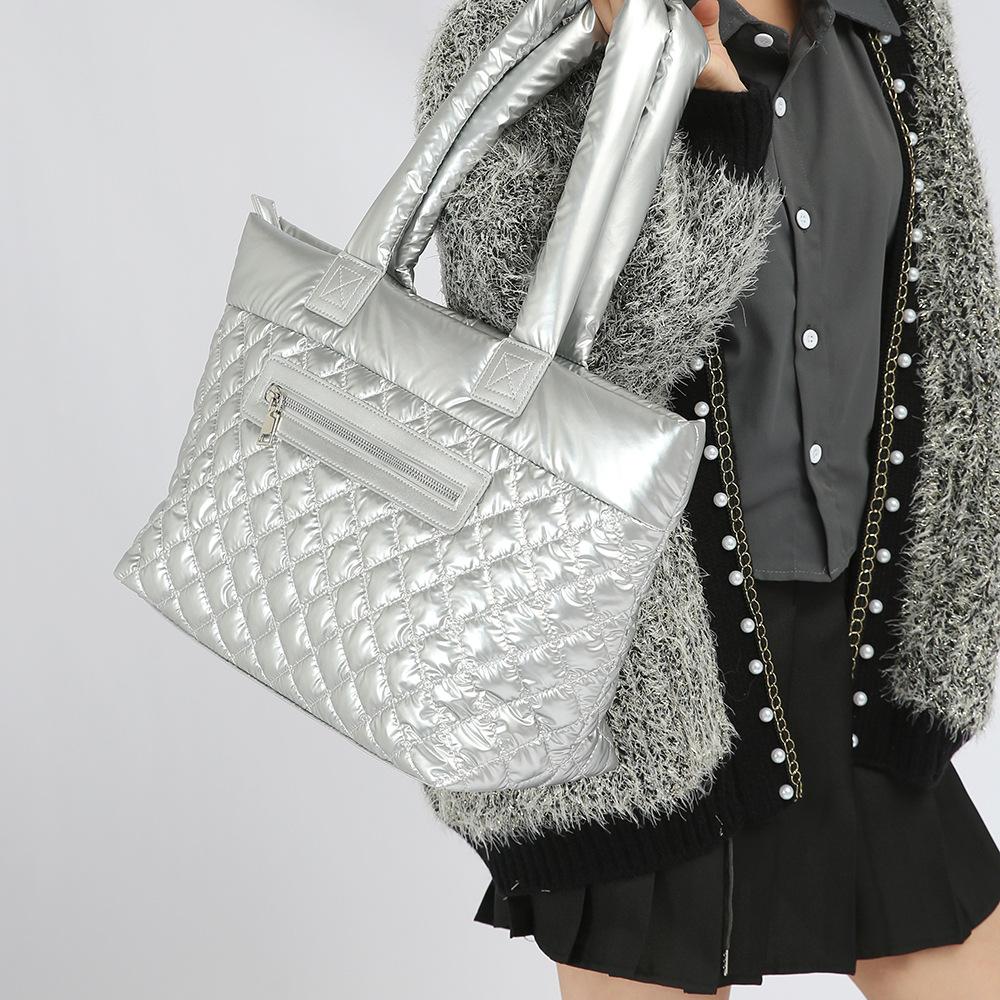 Autumn Xiaoxiangfeng Ringer Tote Bag Women'S Large Capacity Air Sense Down Bag Commuter Shoulder Underarm Bag