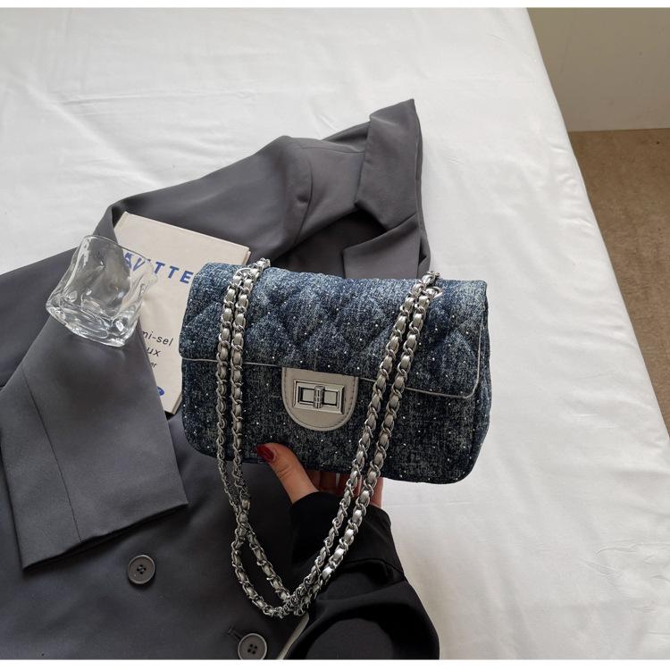 High-value Denim Shoulder Messenger Bag 2025 Summer New Fashion Simple Texture Women's Bag Commuter Bag Chain Bag