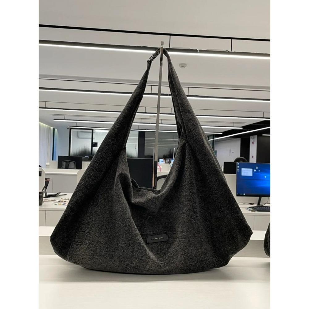 

2025 new niche design canvas large capacity fashion retro bag casual tote bag commuter shoulder armpit bag