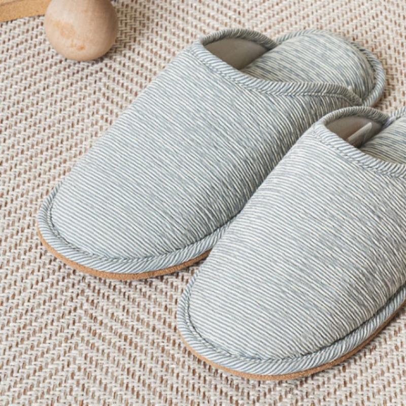 Daiso Fluffy Clogged Living Room Shoes 230 250 Mm Blue