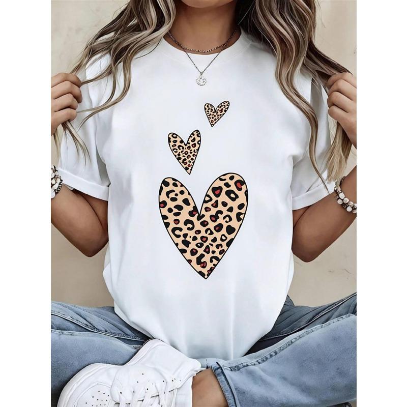 

European Size Women s White Short Sleeve T-Shirt, Leopard Heart Graphic, Loose Fit Crew Neck, Lightweight Stretch Casual Summer Top XL