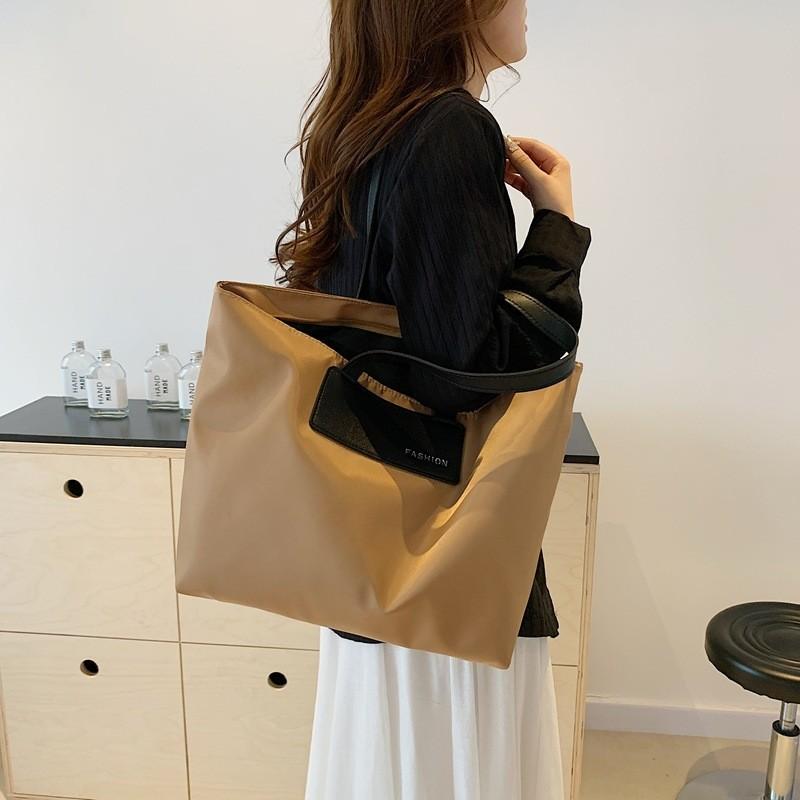 Stylish And Simple Large Capacity Tote Bag For Women Trendy Shoulder Bag Nylon