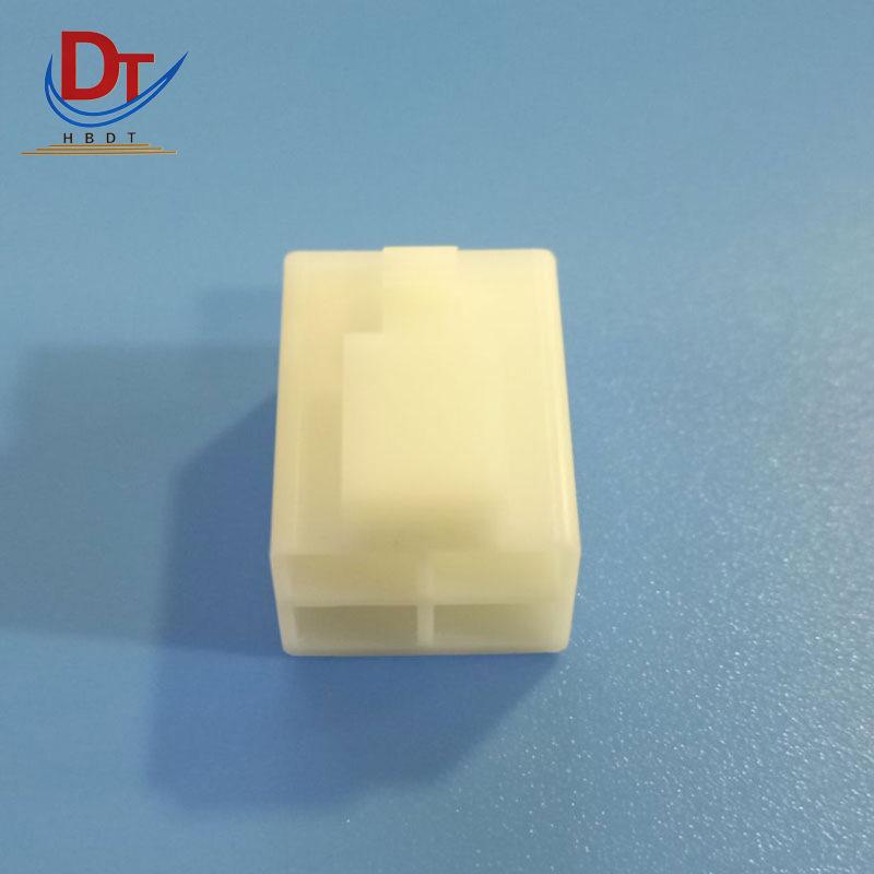Automotive 4-Pin Plastic Wiring Harness Connector DJ7041-6.3-21