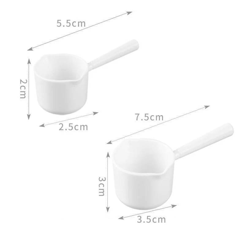 Modern Minimalist Plastic Coffee Bean Scoop With Long Handle For Home Brewing And Baking