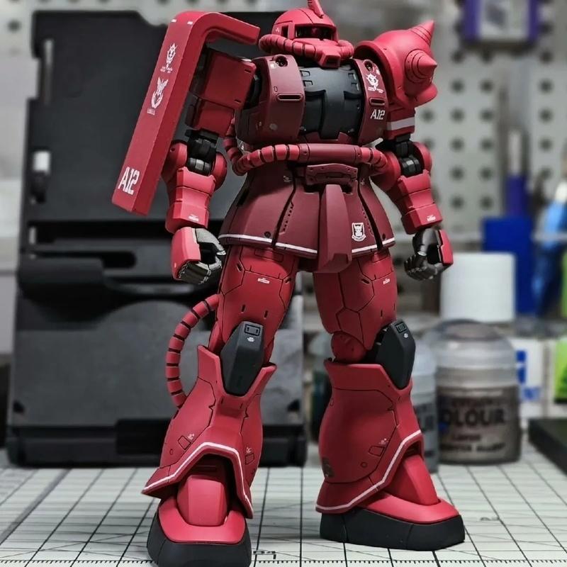 Hg 1/144 GTO Zaku De La Comète Rouge Maquette à Assembler Figurine d'Action Exquise Décoration de Bureau Cadeau Surprise Collection Garçon