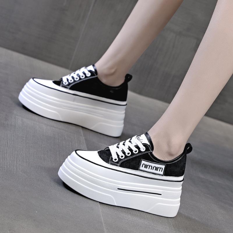 Mode 8CM Platå Kil Sneakers Höjdökande Skor Äkta Läder för Kvinnor Vår Höst Luftnät Sommarskor Vita