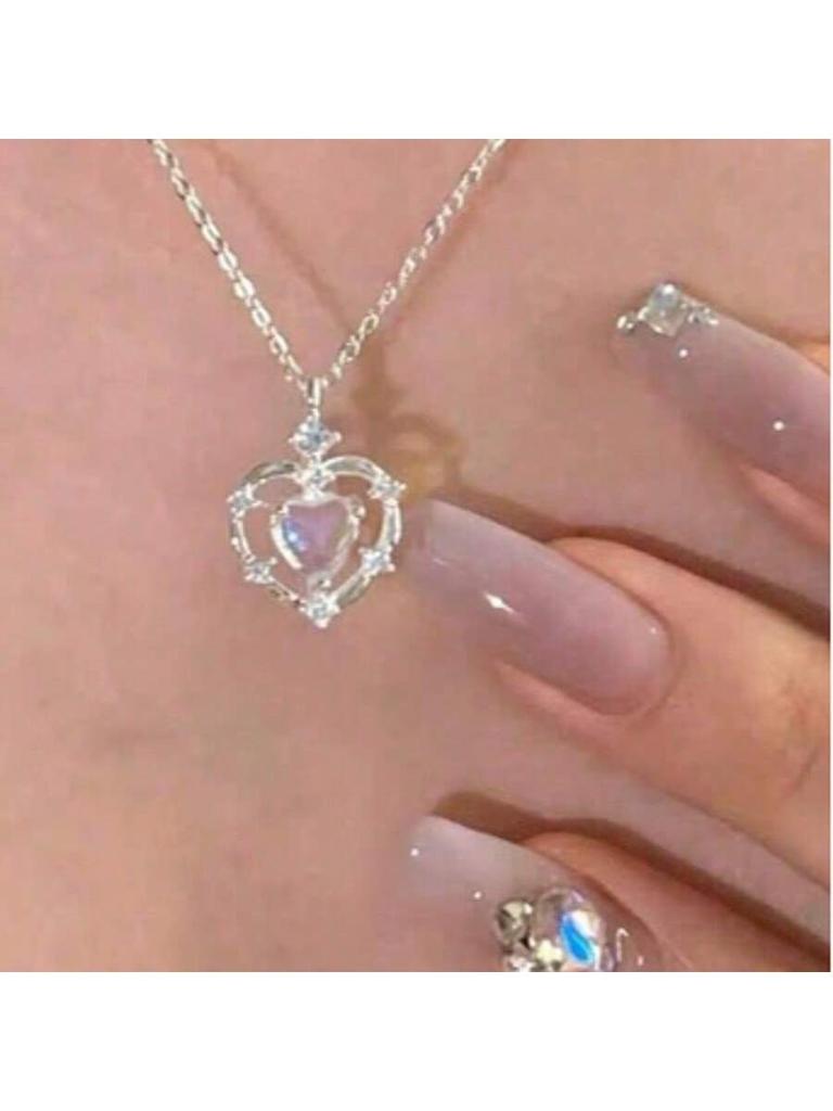 Women's Gradient Heart Necklace (1 Piece) - Simple and Stylish Jewelry, Trendy Pendant Chain Suitable for Everyday Wear, Parties