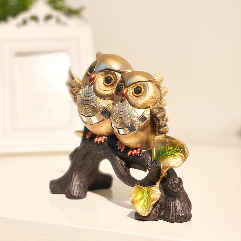 Owl on stump statue, resin animal craft ornament, home decoration for bedroom, living room, study, entryway, and tabletop