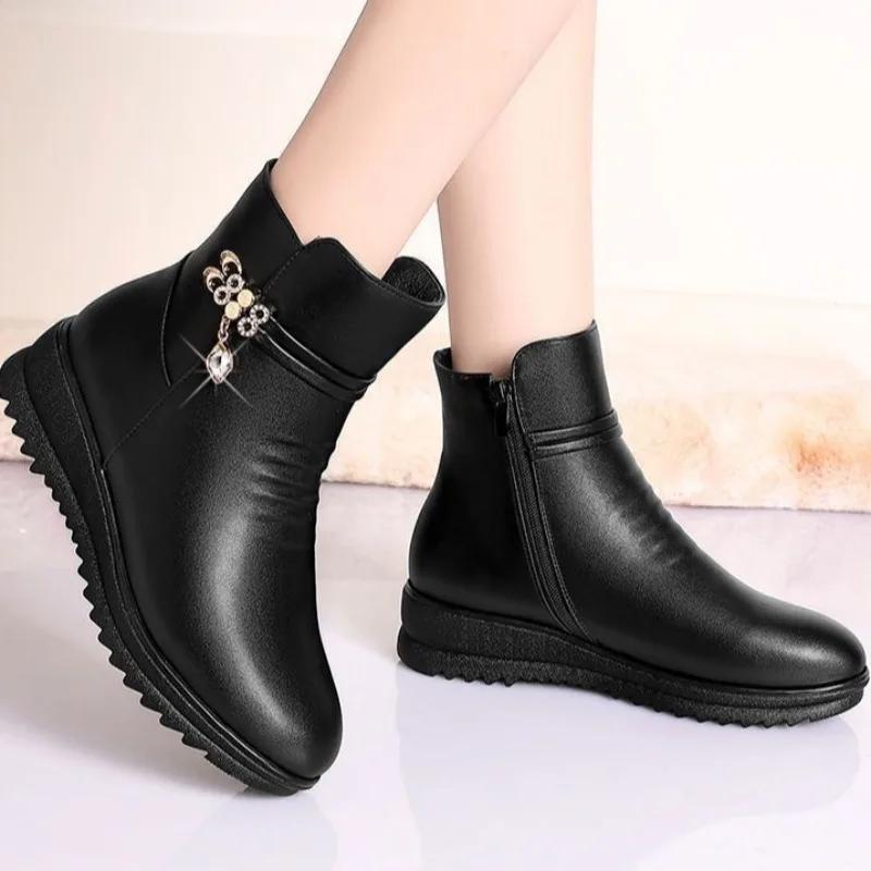 Winter Women's Boots 2025 New Plush Warm Ankle Boots Waterproof Black Mom Wool Snow Boots Platform Side Zipper Cotton Shoes